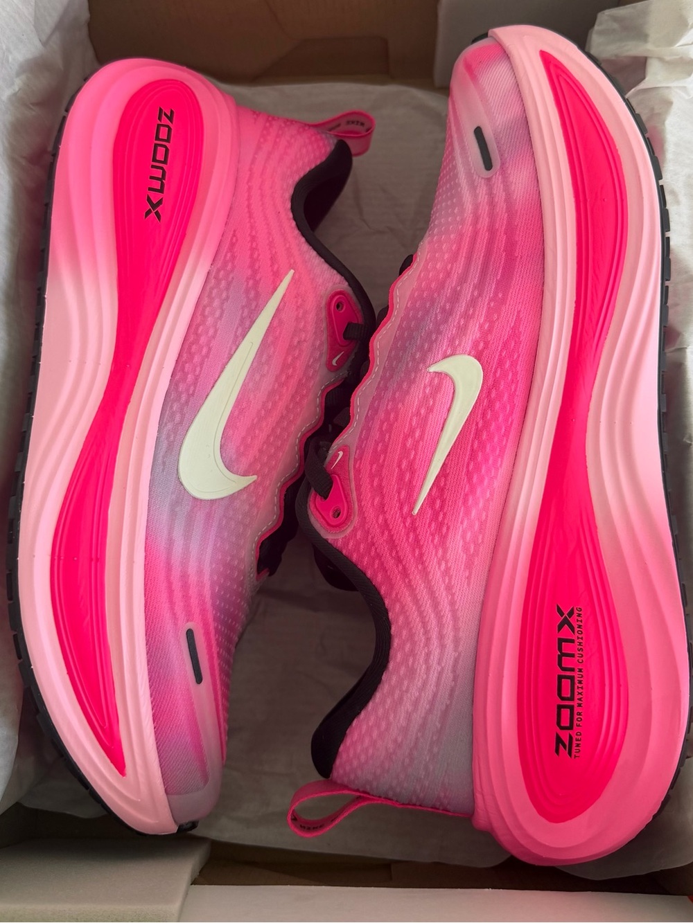 NIB! Nike Vomero Plus Running Shoes Sneakers Pearl Pink / Summit White MSRP $180